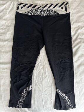 lululemon athletica Black Leggings with White Patterned Waistband and Hem